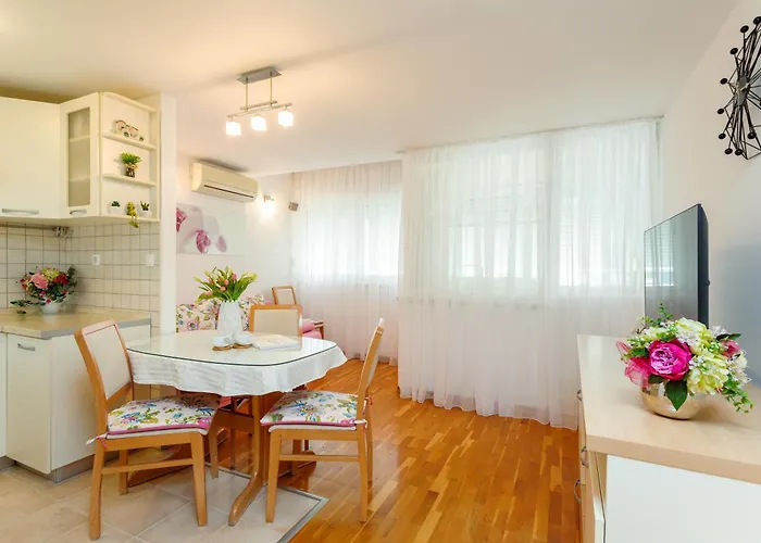 Marin-late Check In Available Lägenhet