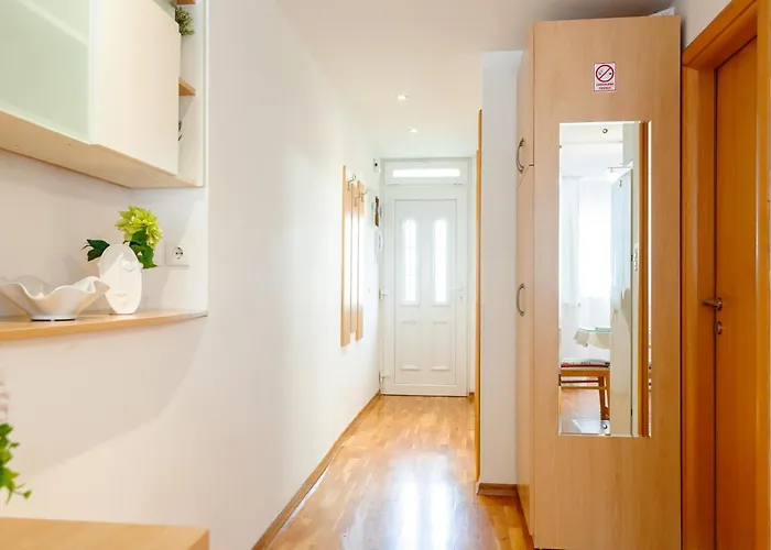 Marin-late Check In Available Lägenhet